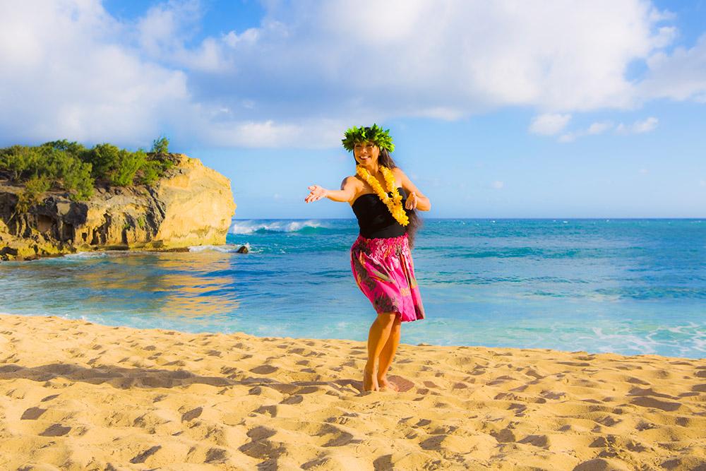 Hawaiian hula dancer on the beach of Kauai